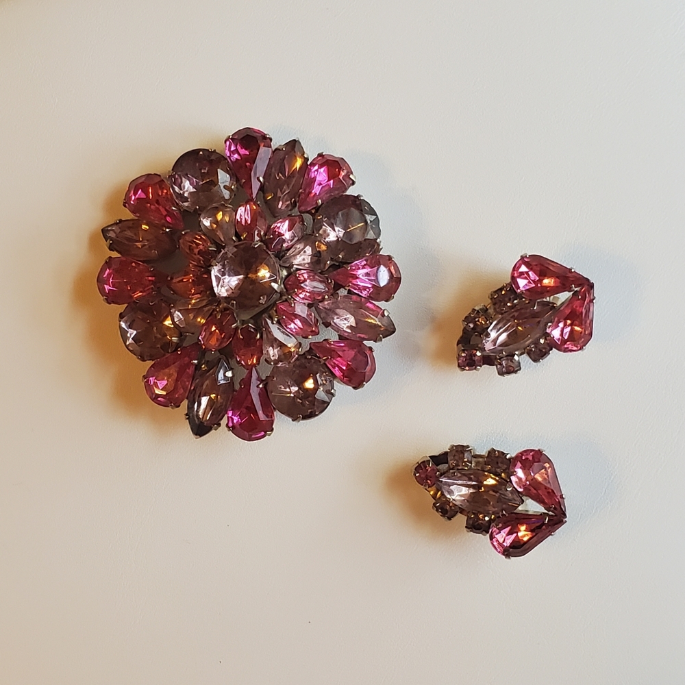 Vintage Rhinestone Earrings Brooch Set - Picture 16 of 16
